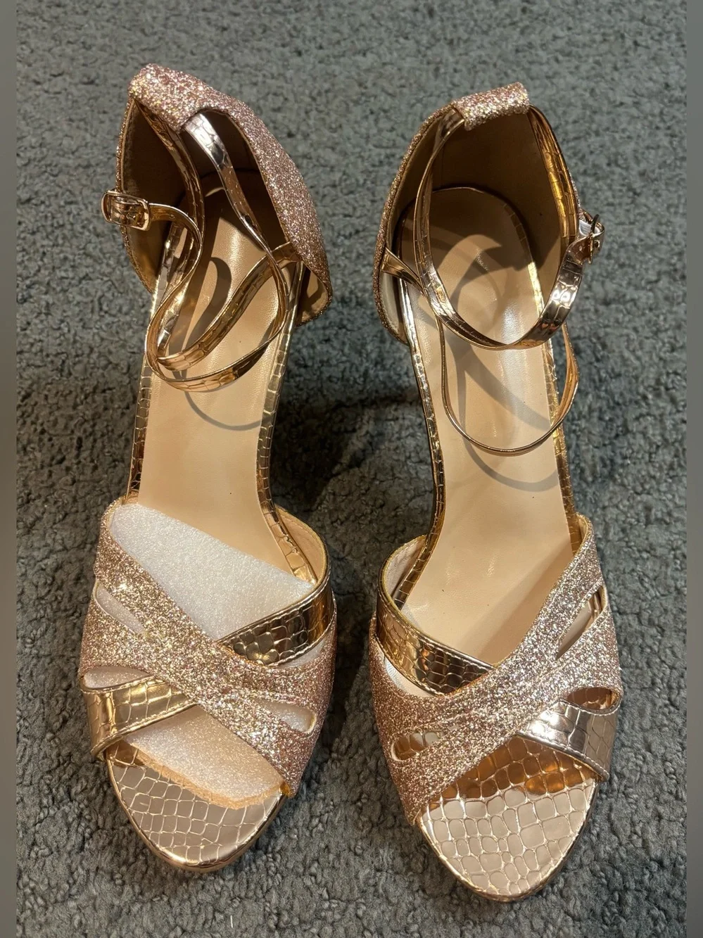 Women’s Rose Gold Snakeskin Glitter Strappy Heels Size 9 New